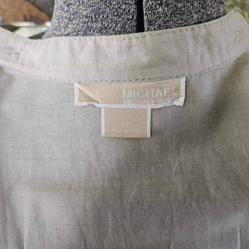 Michael Kors Small blouse with tie-belt - Picture 11 of 13